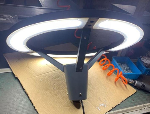 Nema Socket Yard Garden LED Light 60W Odporna na promieniowanie UV okrągła obudowa z poliwęglanu