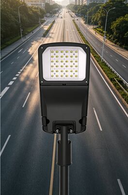 Aluminiowa lampa uliczna LED o temperaturze barwowej od 3000 do 6500K i oświetleniu drogowym